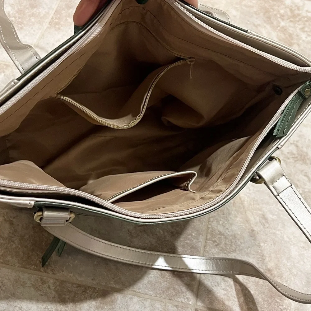 Aurielle Leather Tote Bag Purse Silver Green Double Handle Pockets Zipper